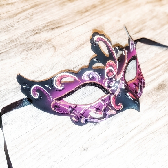 Venetian Cat Eye Mask Masquerade Mask Mardi Gras Mask - Picture 2 of 5